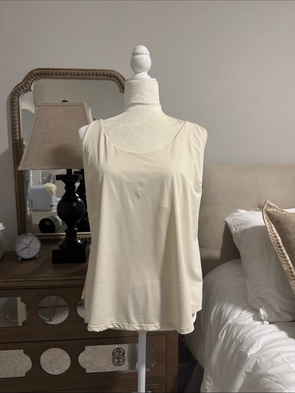 Halara Cream Scoop Neck Women's athletic top